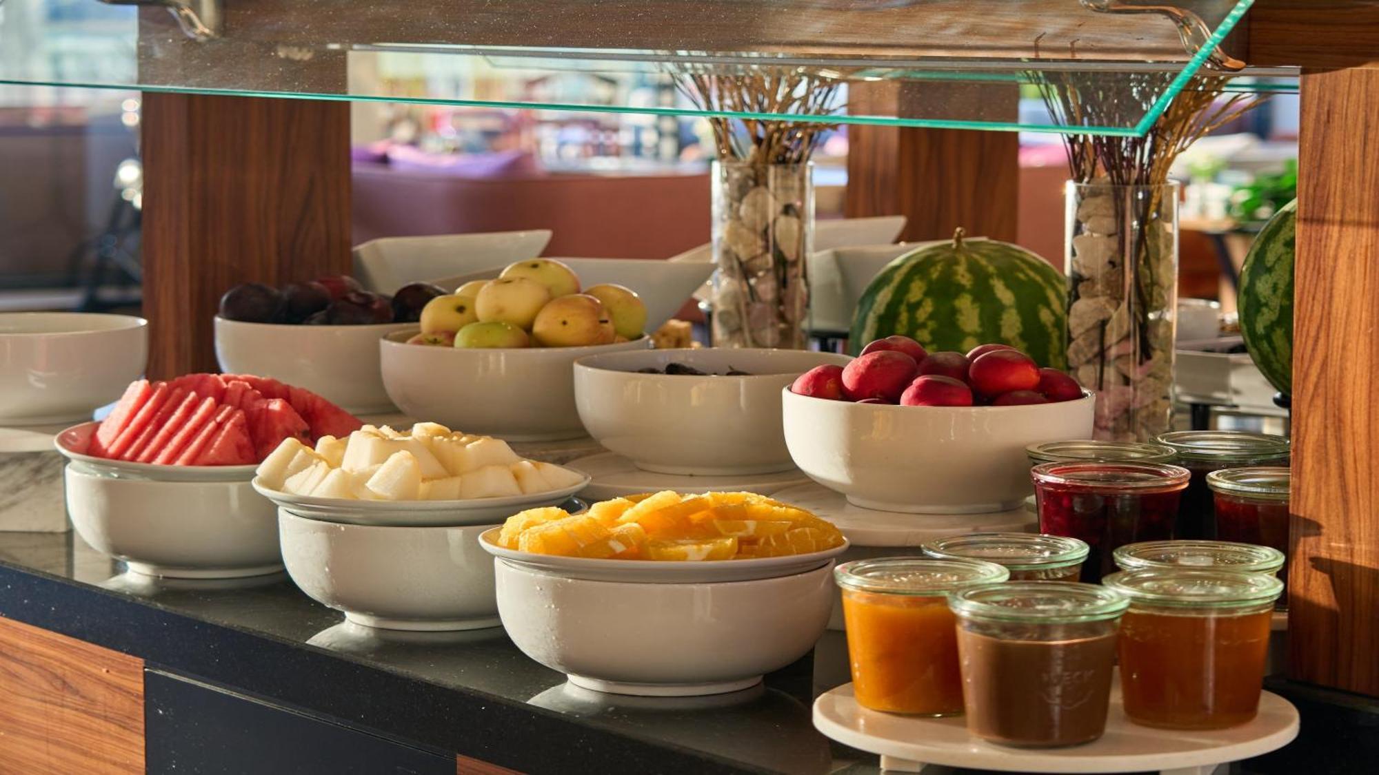Holiday Inn Tashkent City By Ihg Экстерьер фото